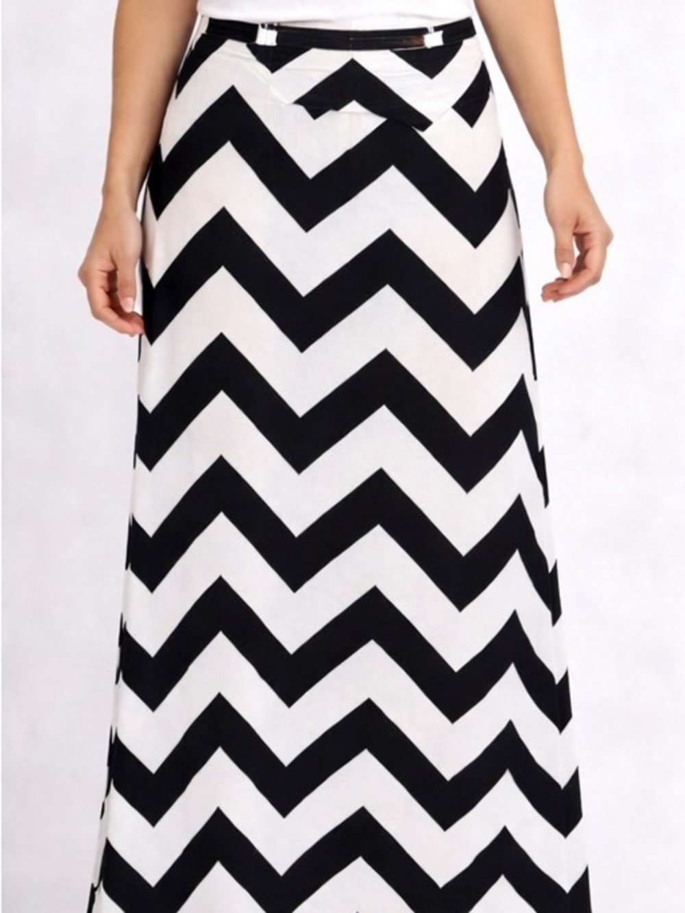 a.n.a Black and White Chevron Maxi Skirt - Size Large